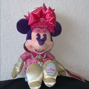 Minnie Mouse main attraction teacup plush 3 of 12
